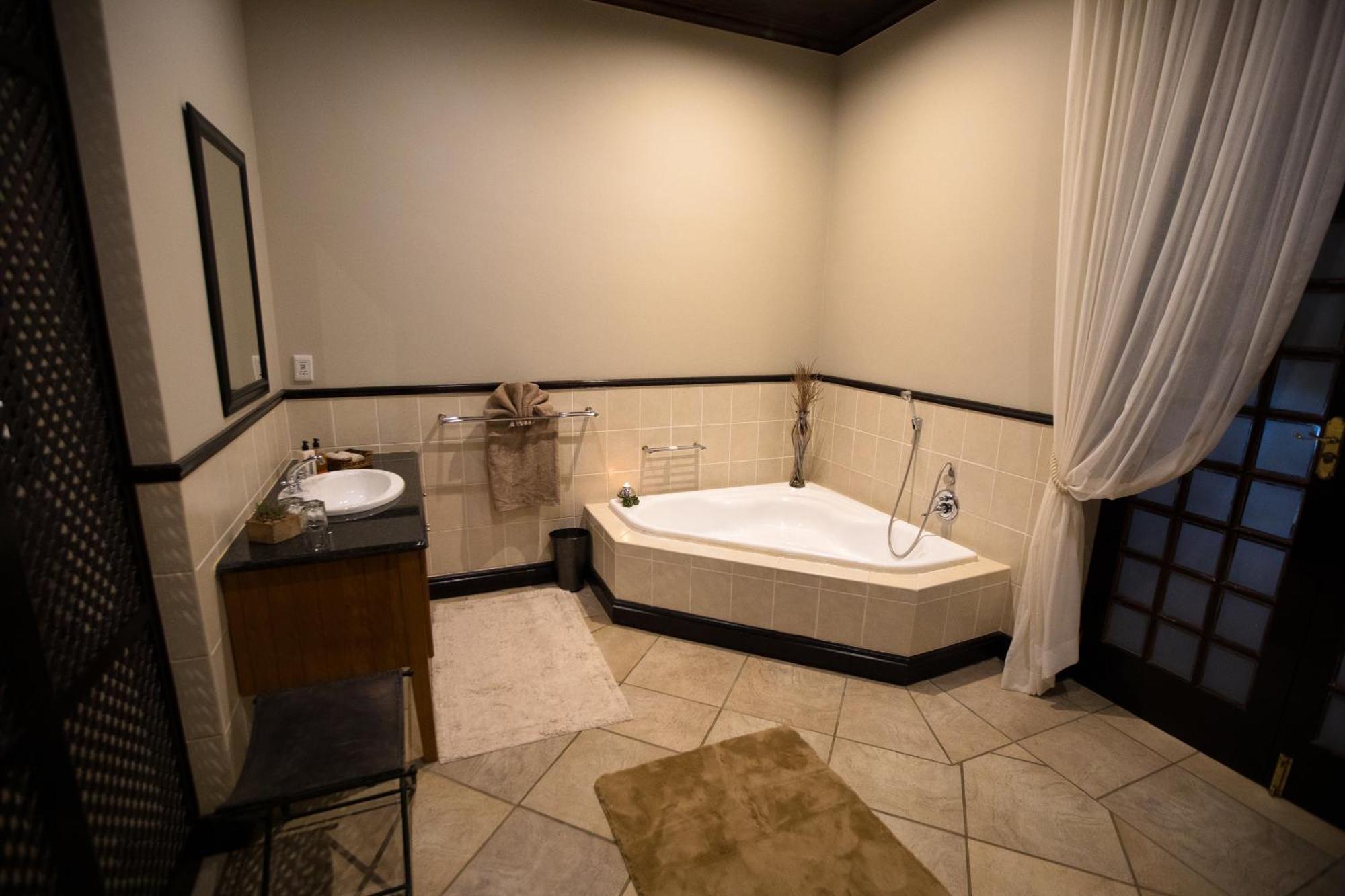 Swartberg Private Game Lodge Oudtshoorn Bagian luar foto