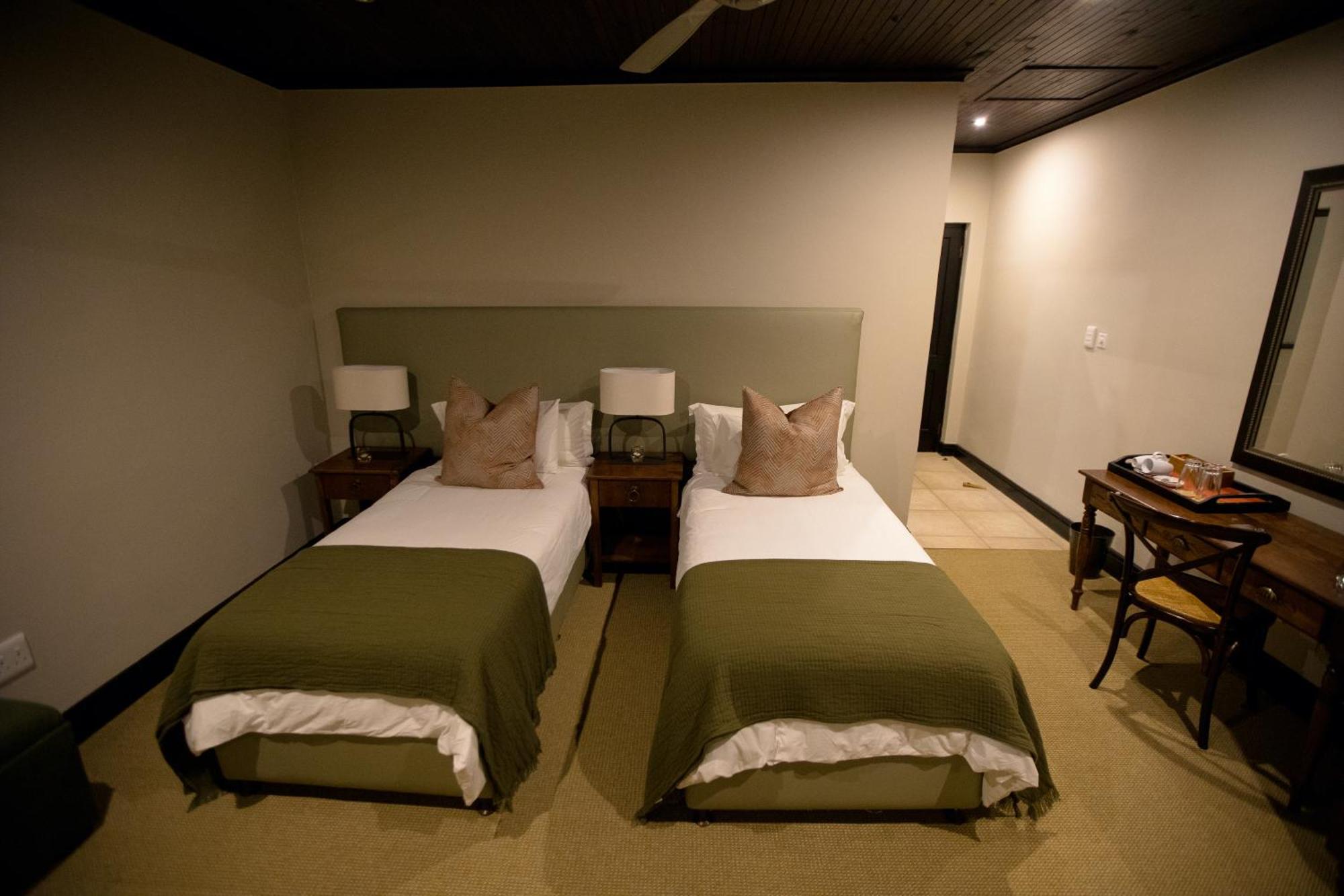 Swartberg Private Game Lodge Oudtshoorn Bagian luar foto